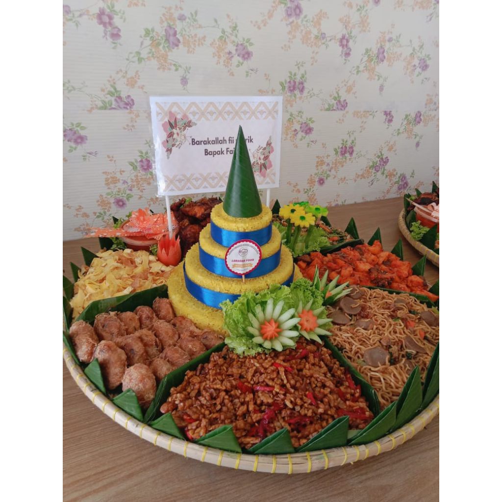 Jual Nasi tumpeng / Nasi kuning / Nasi kuning tumpeng/ larasha Karawang