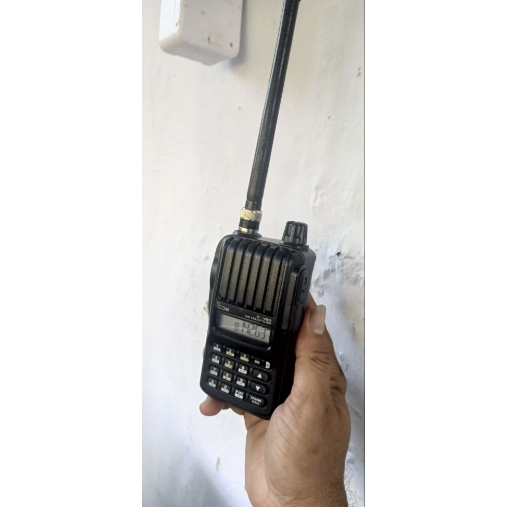 HT ICOM V8 bekas berkualitas