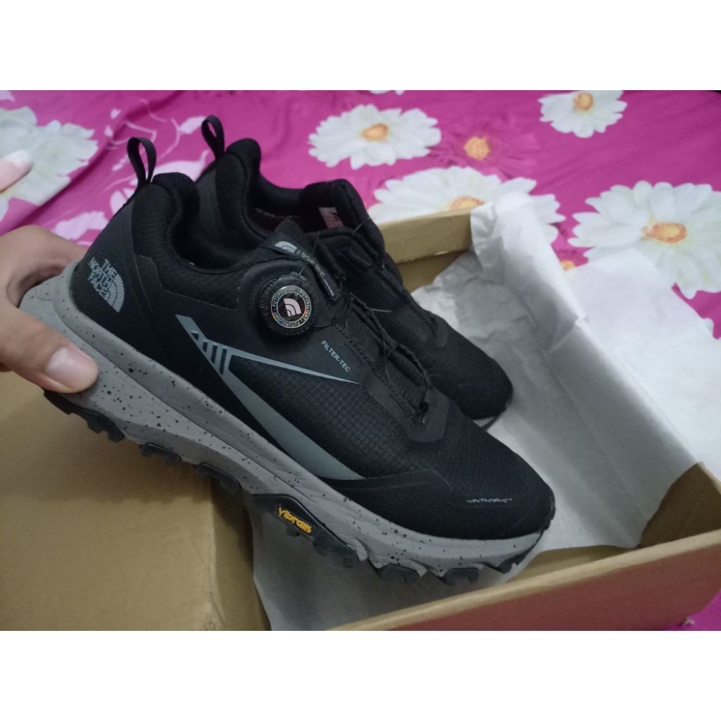 Sepatu Goretex tnf size 45 SKENNNNNND