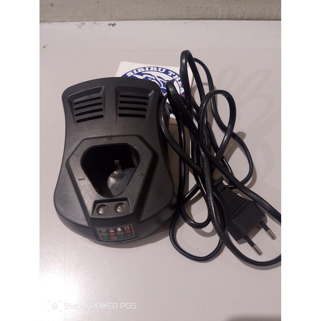 charger krisbow 12 volt bekas like new