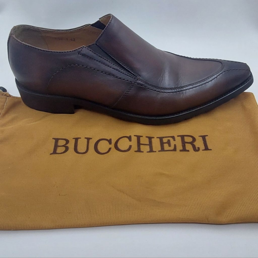 preloved sepatu pantofel pria original Buccheri no.42