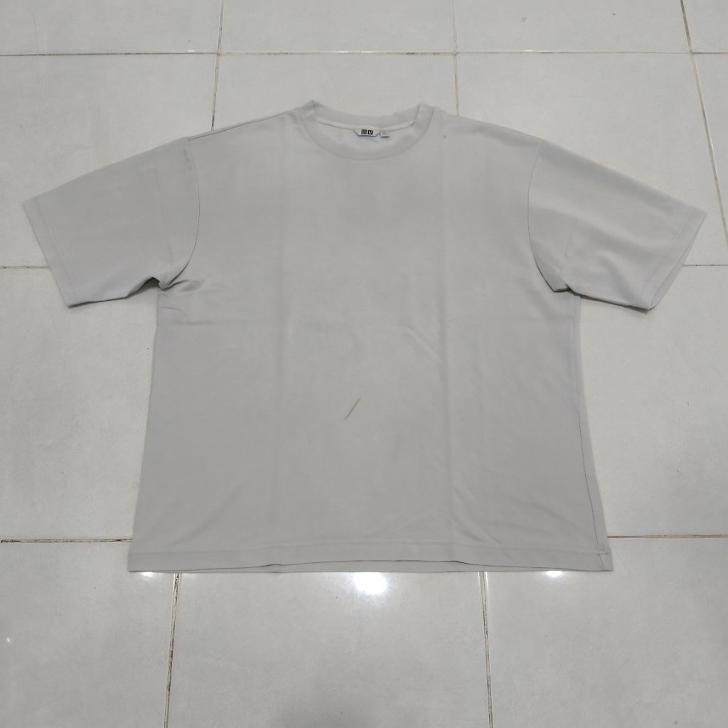 kaos T-shirt cotton Uniqlo U airism soft blue size XXL oversized original murah