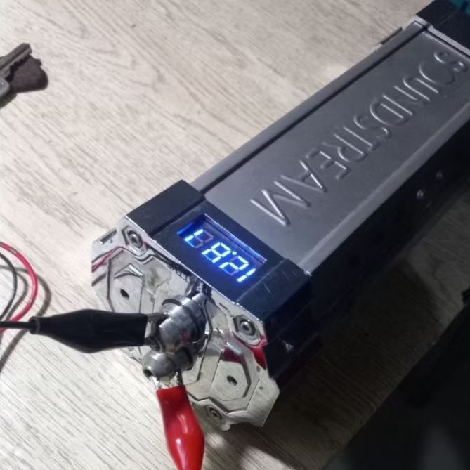 Soundstream capasitor bank audio mobil