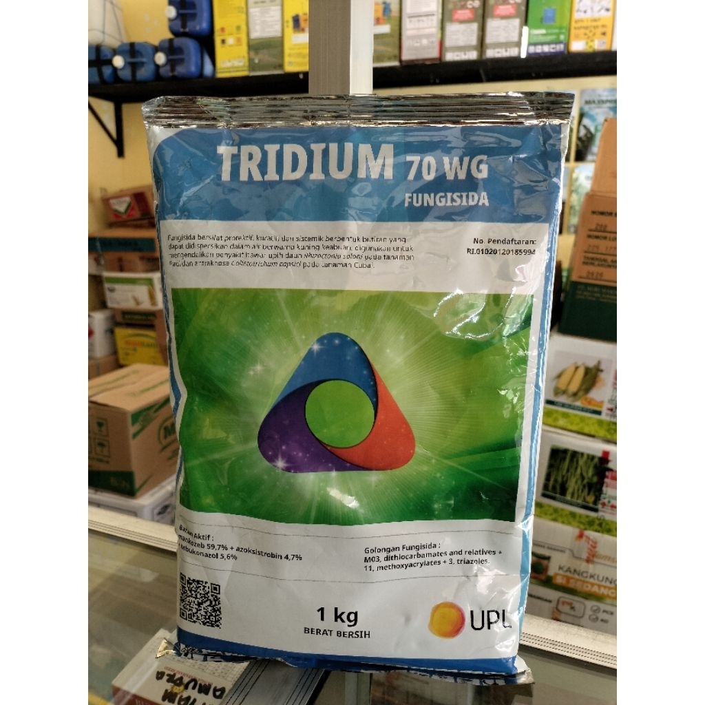 fungisida protektif , kuratif dan sistemik TRIDIUM 70 WG