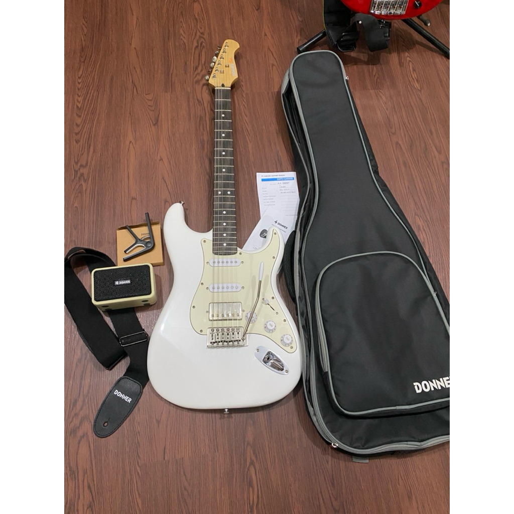 Gitar Donner DST 152W Stratocaster Original