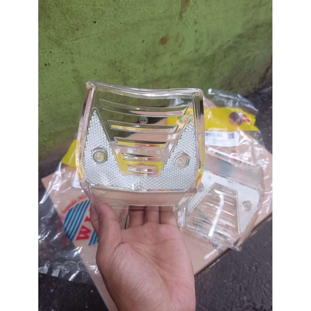 KACA MIKA LAMPU STOP BELAKANG SUPRA X 125 LAMA SUPRA X125 NEW BATMAN PUTIH
