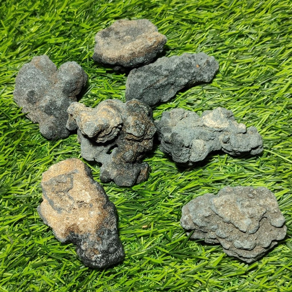 Bongkahan Batu badar besi sakral/Polkasan Batu badar besi sakral/Batu badar besi sakral natural 100%