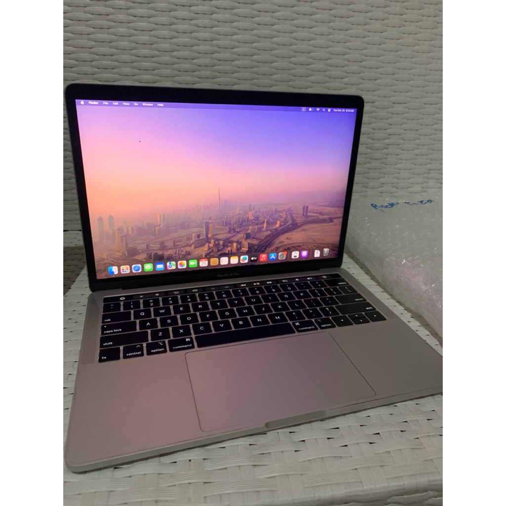 Macbook Pro 2019 16/500gb 4 TB langka laptop kuliah kerja desain murah