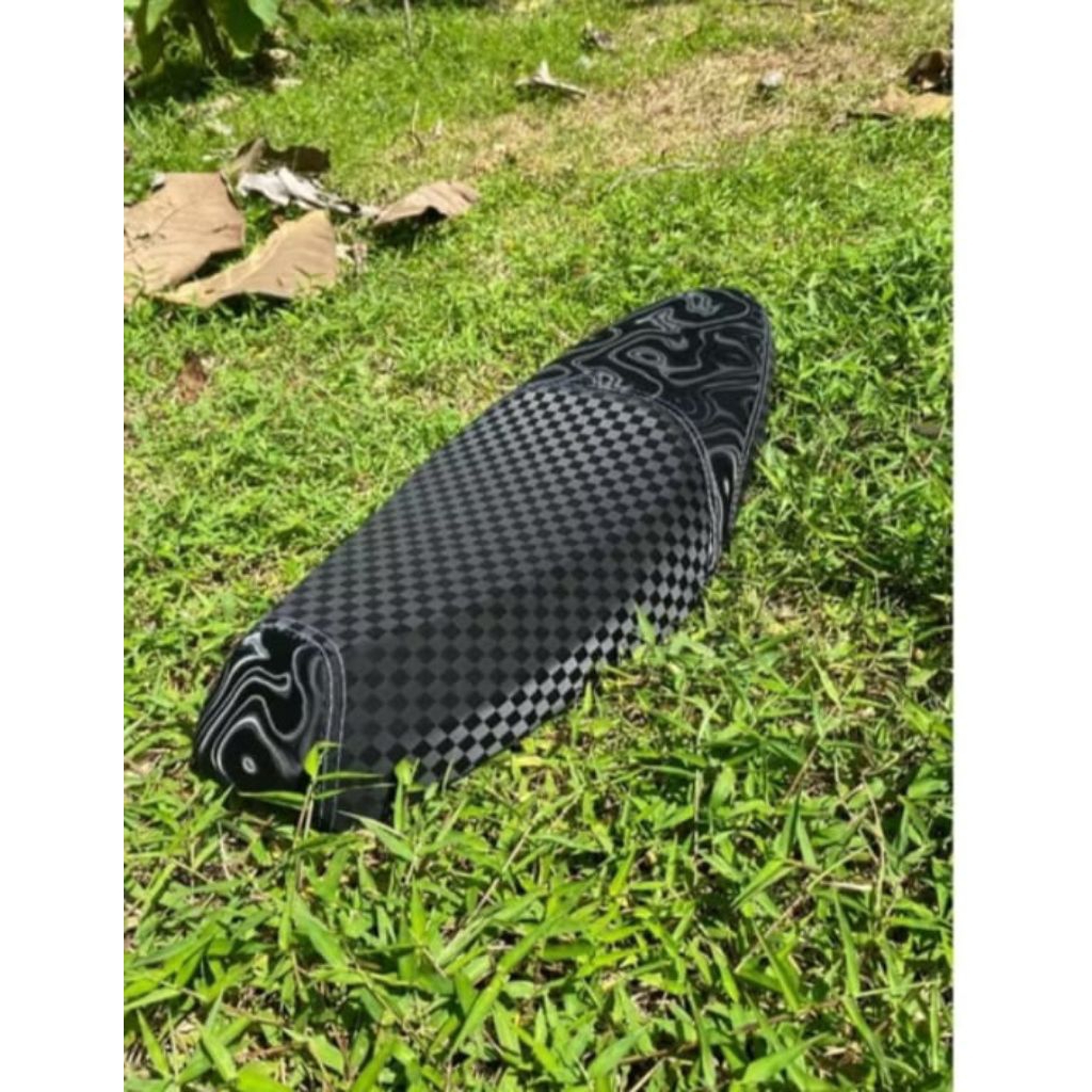 Jok motor mio sporty/smile dua tingkat kulit catur x carbon wave abstrak 3D _ Jok mio sporty/smile
