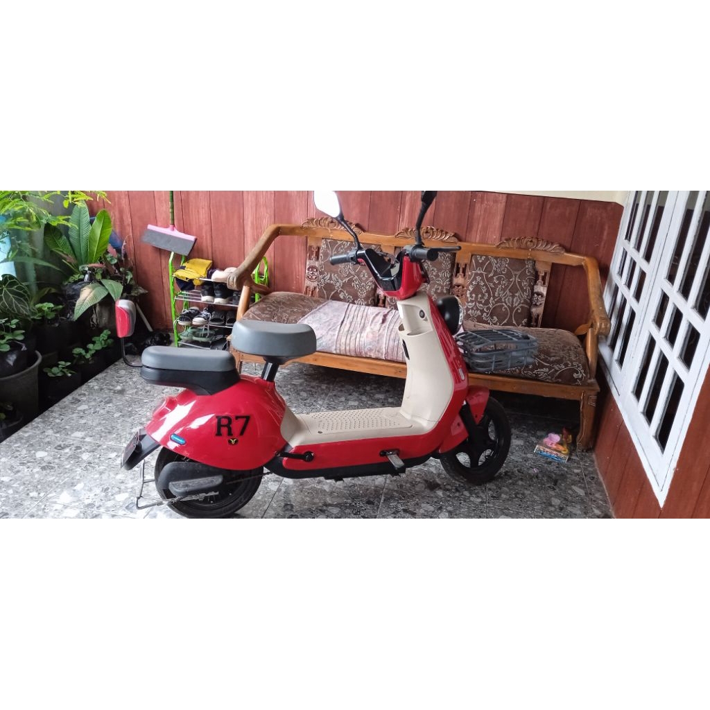 SEPEDA LISTRIK UWINFLY RF7