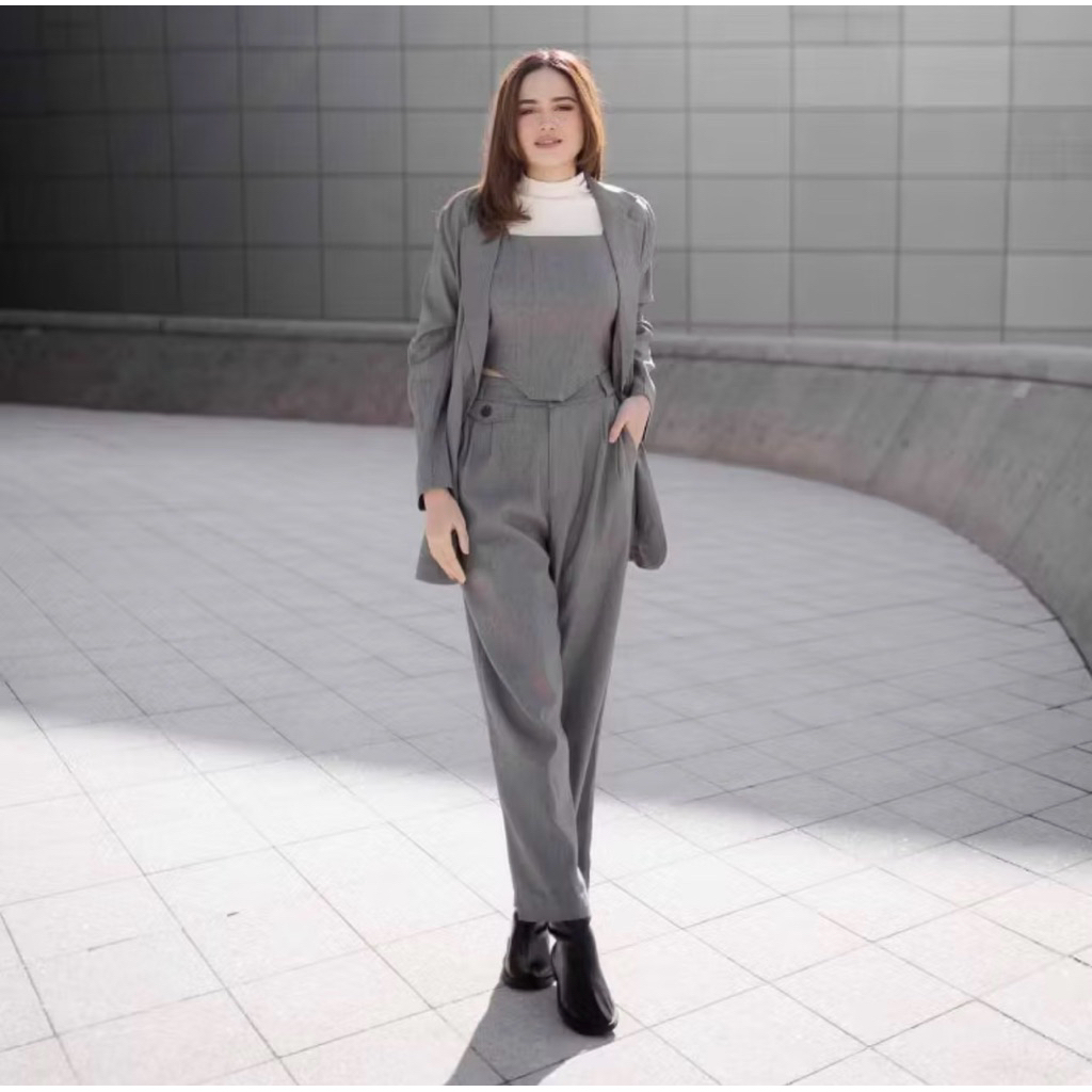 Preloved - This Is April X Syifa Hadju Celana Panjang Wanita Yoori Pants Grey -  287906