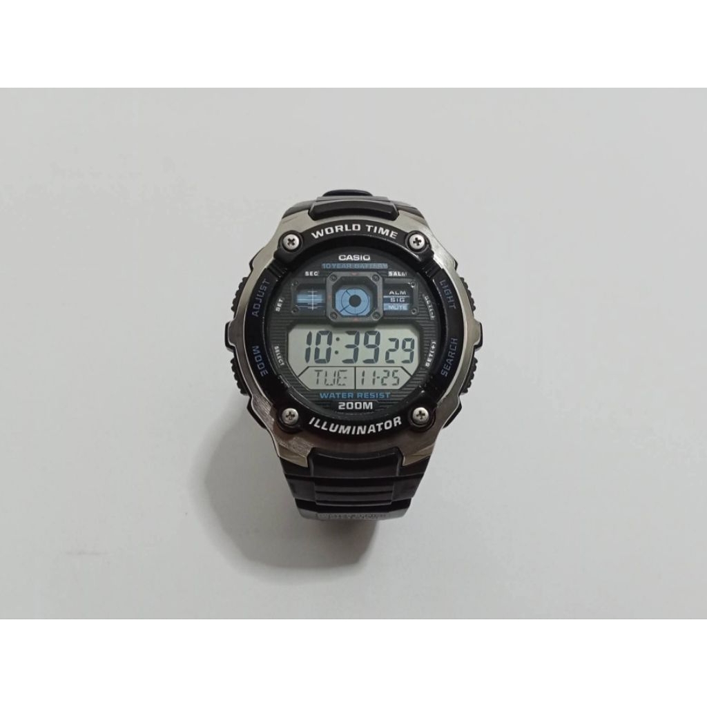 Casio AE-2000W Illuminator Second