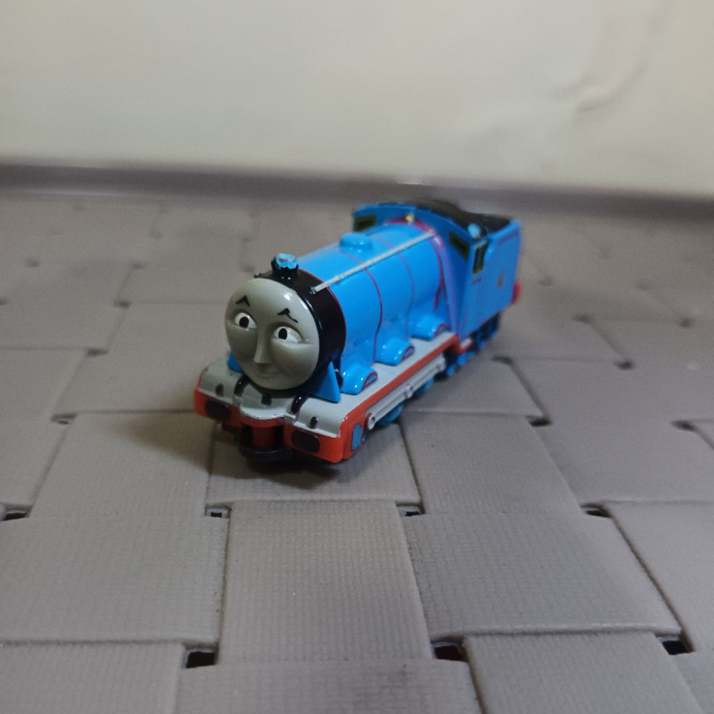 Preloved Thomas & friends Gordon Tomica
