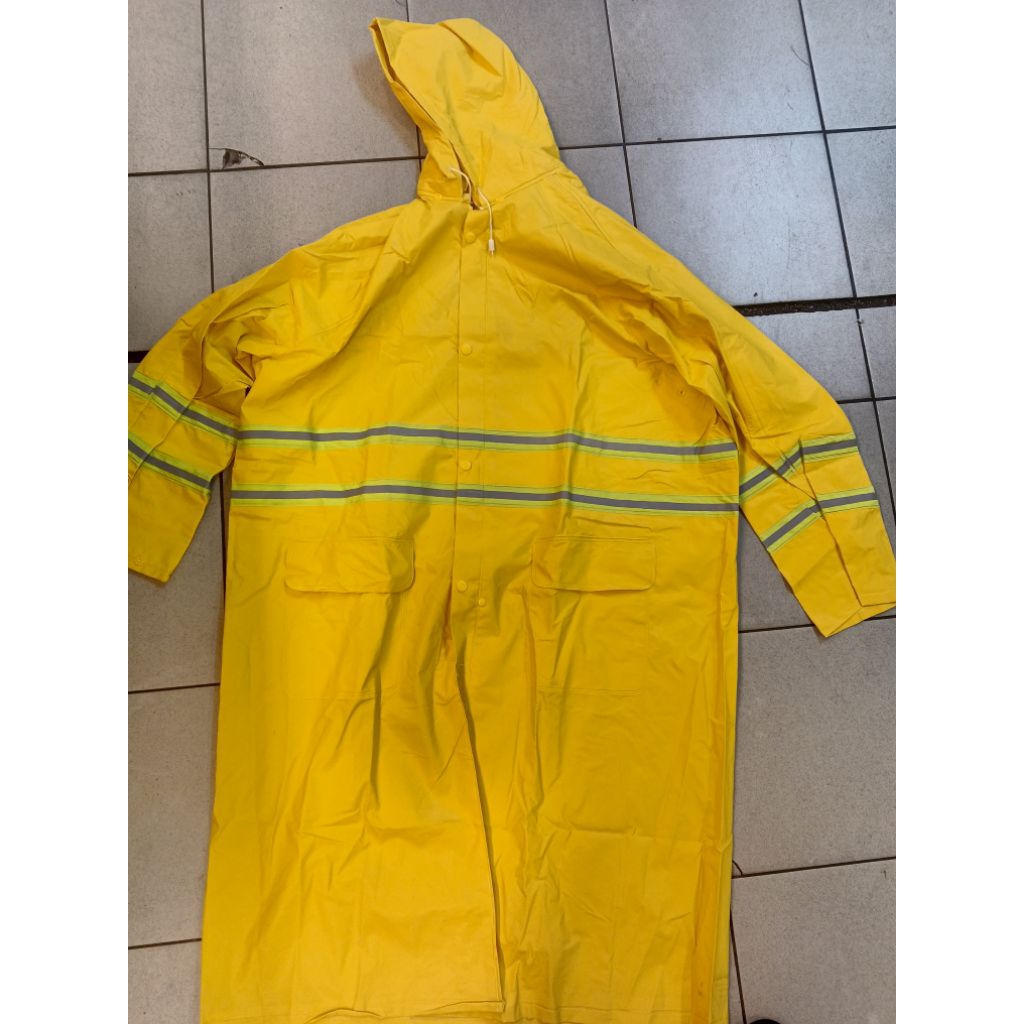 JAS HUJAN MEREK SAFE-T BAHAN POLYESTER/PVC INDUSTRIAL RAINWEAR/JAS HUJAN PROYEK.