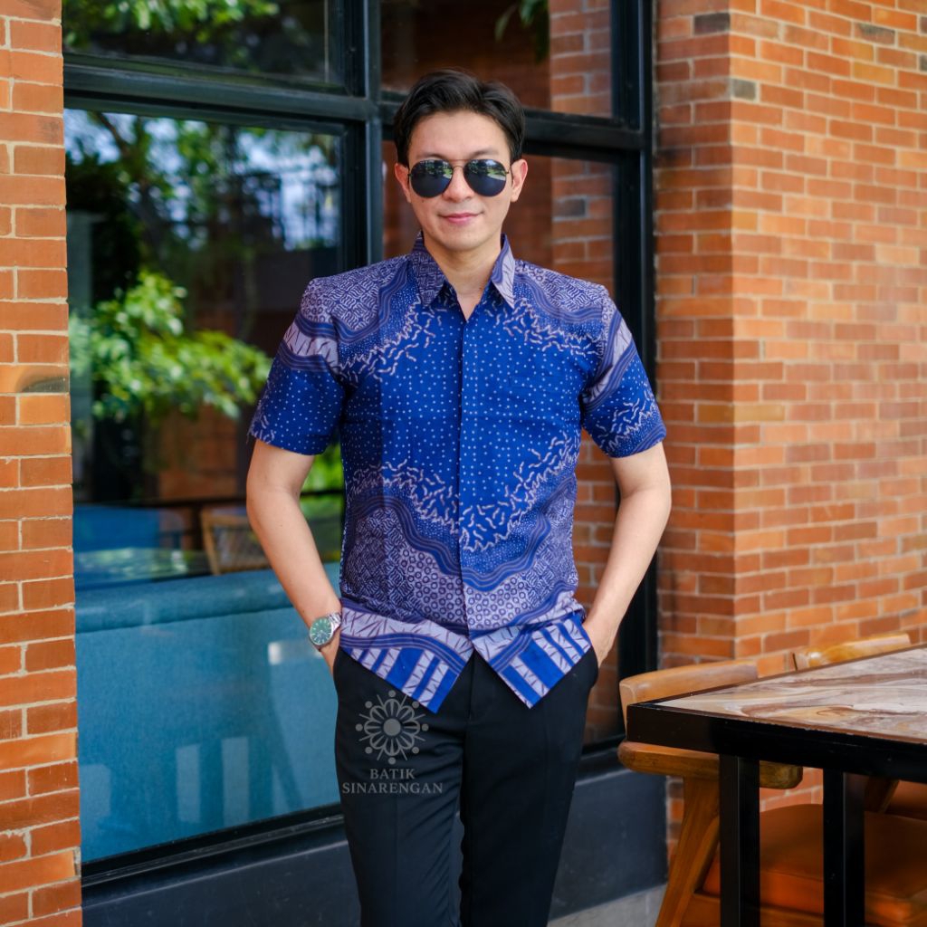Kemeja premium warna Biru batik slimfit berlapis furing batik Sinarengan motif Usman Bara Abstrak