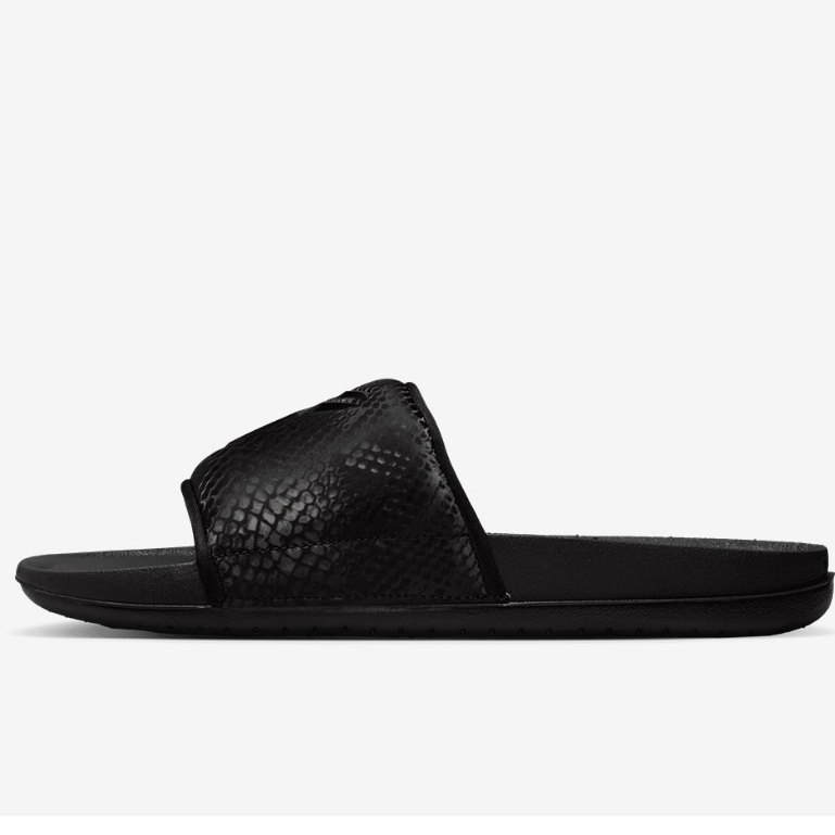 Sandal Pria The Kobe Bryant x Nike Offcourt Slide Returns In Triple Black IF2870-001 Original