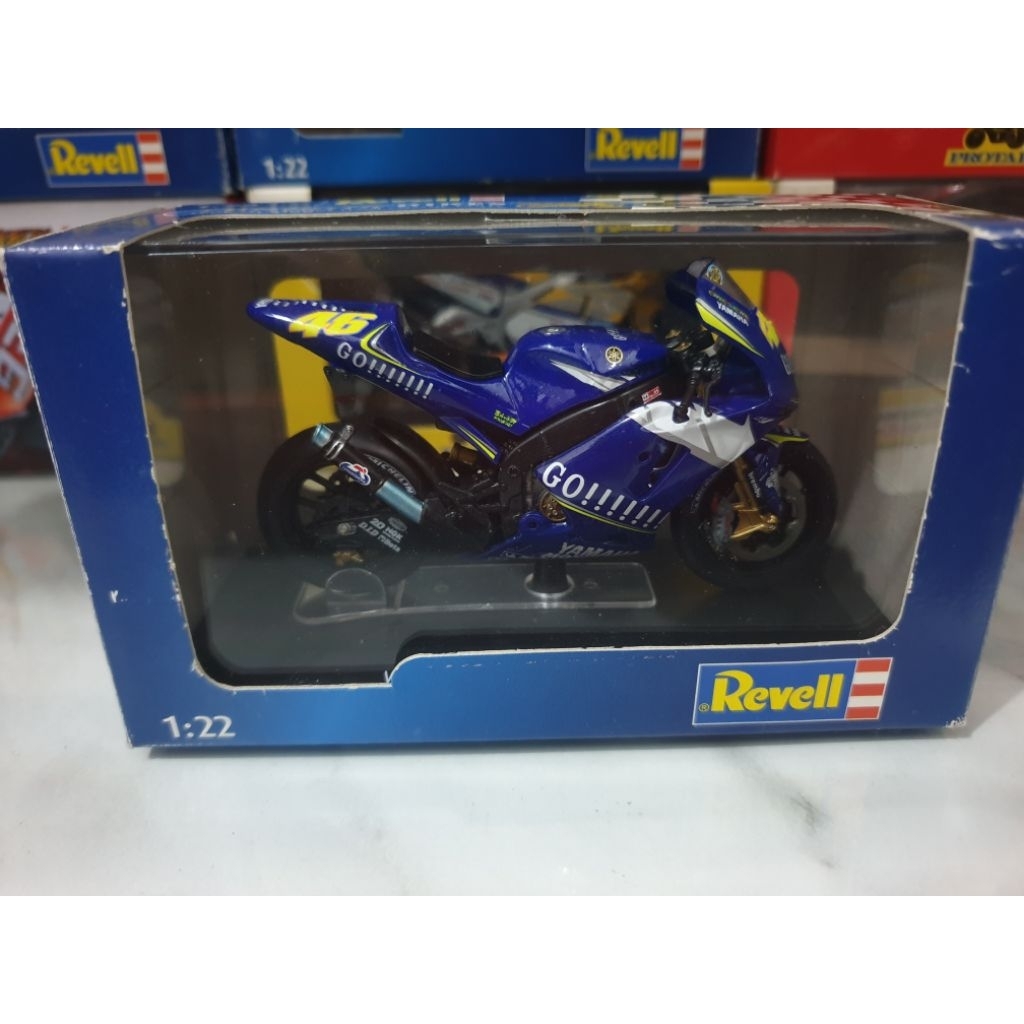 Revell 1/22 Yamaha YZR M1 Valentino Rossi motoGP 2005