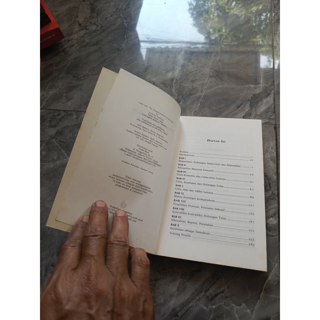 transformation of intimacy -ANTHONY GIDDENS-Di GB2 kode A1