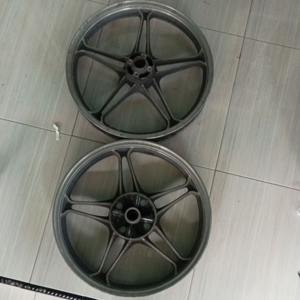 pelek velg bintang depan belakang Suzuki thunder original copotan motor