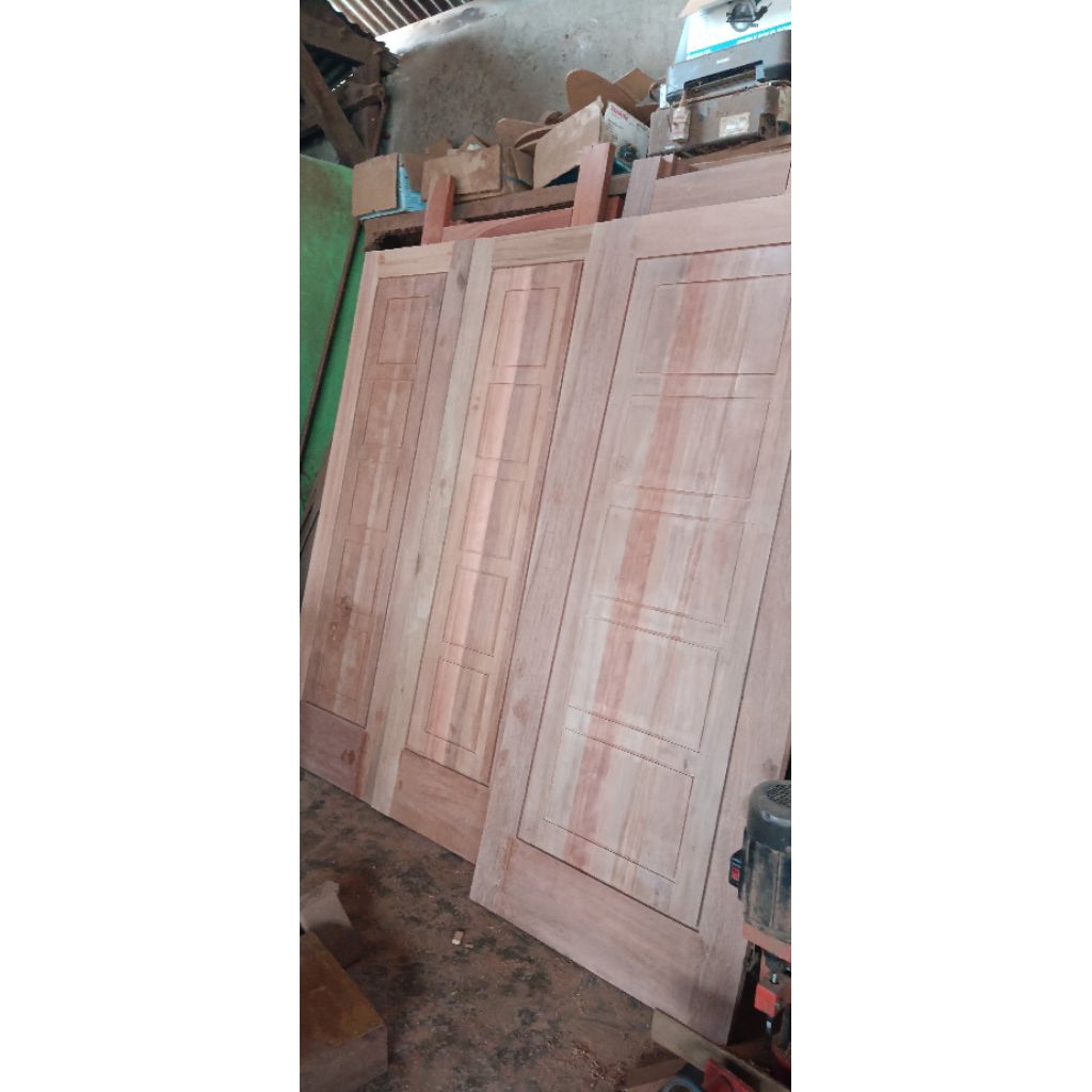 daun pintu kayu balau solid asli, custom sesuai kebutuhan anda