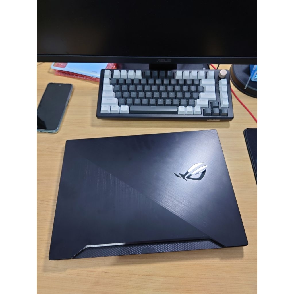 LAPTOP ASUS ROG ZEPHYRUS G15 RYZEN 7 4000 SERIES RTX 2060 16/1TB
