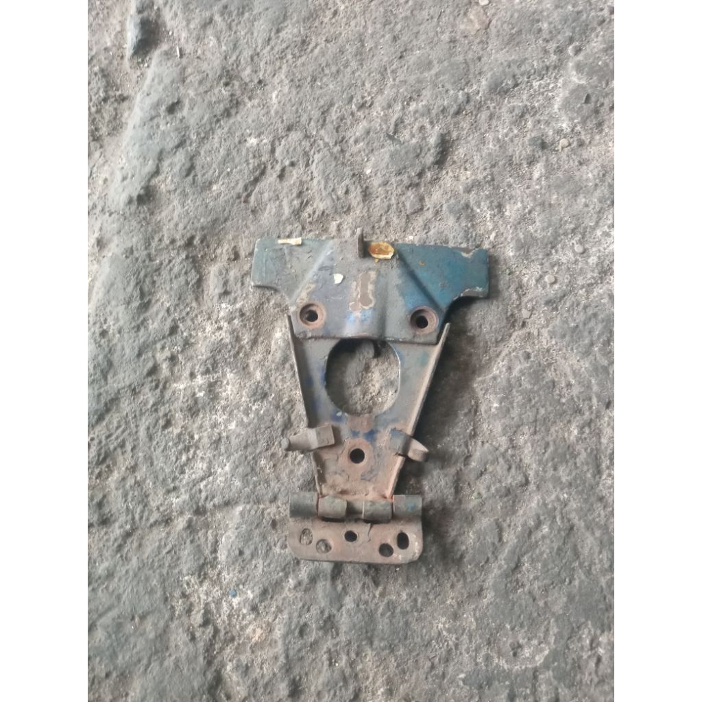 Engsel jok depan pisah Vespa PX Exclusive original