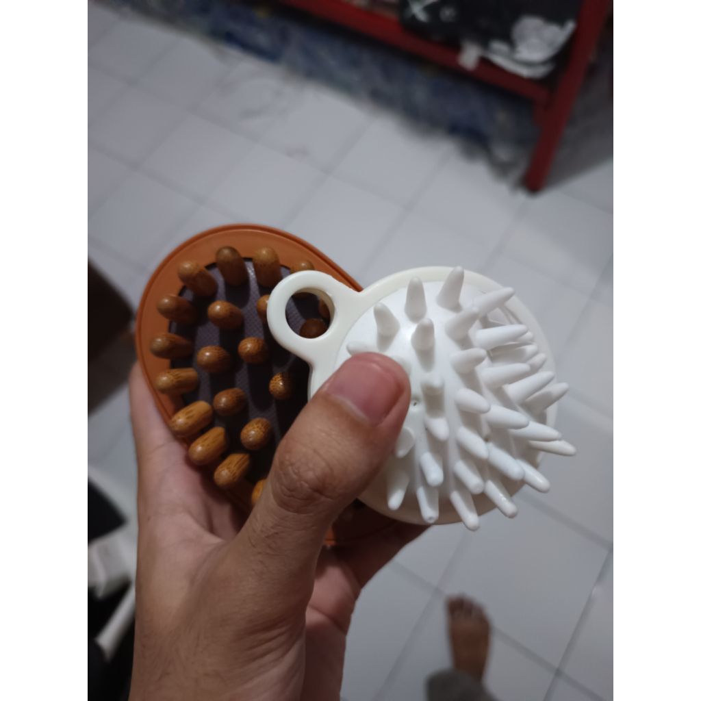 Sisir Kepala Relaxation