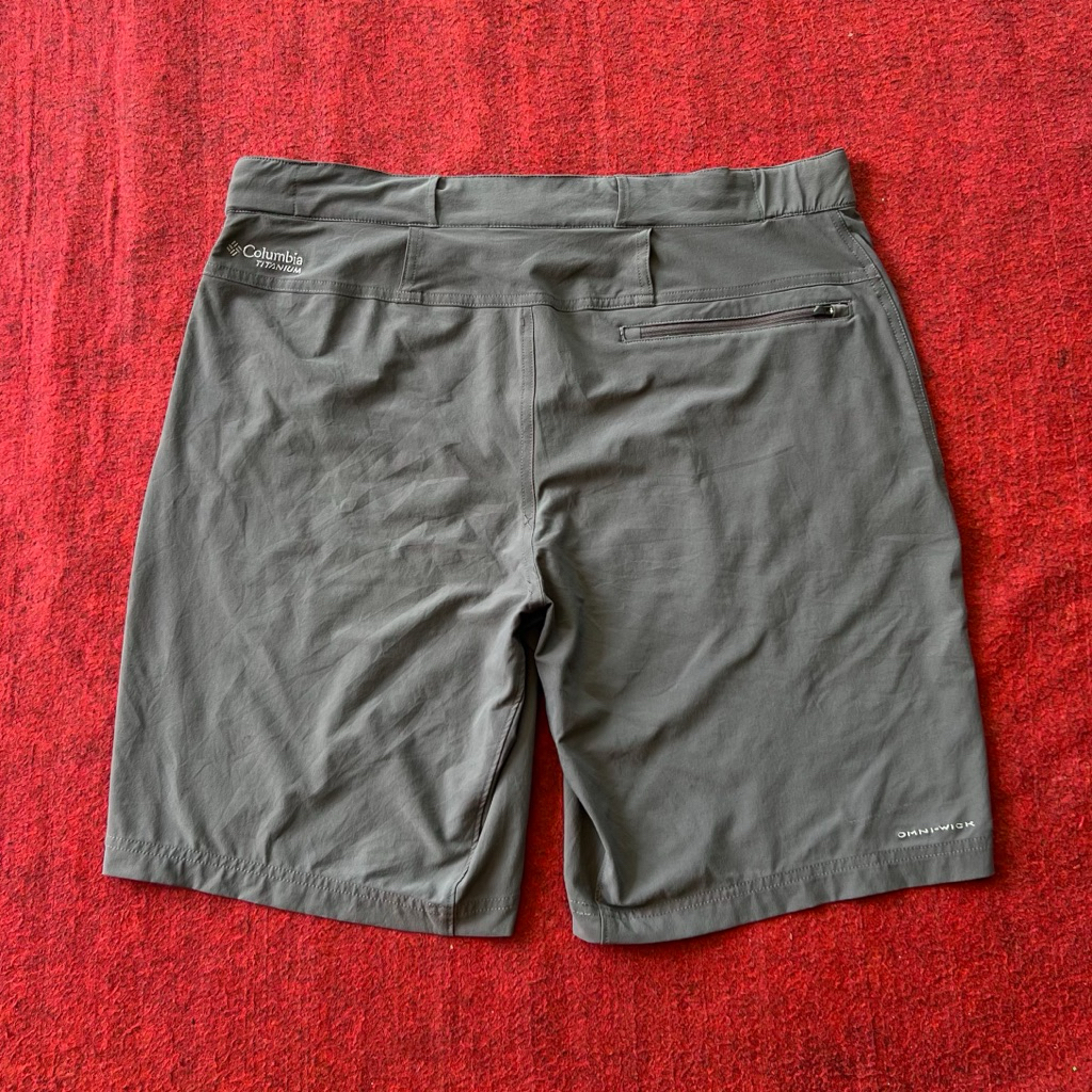 celana pendek Columbia