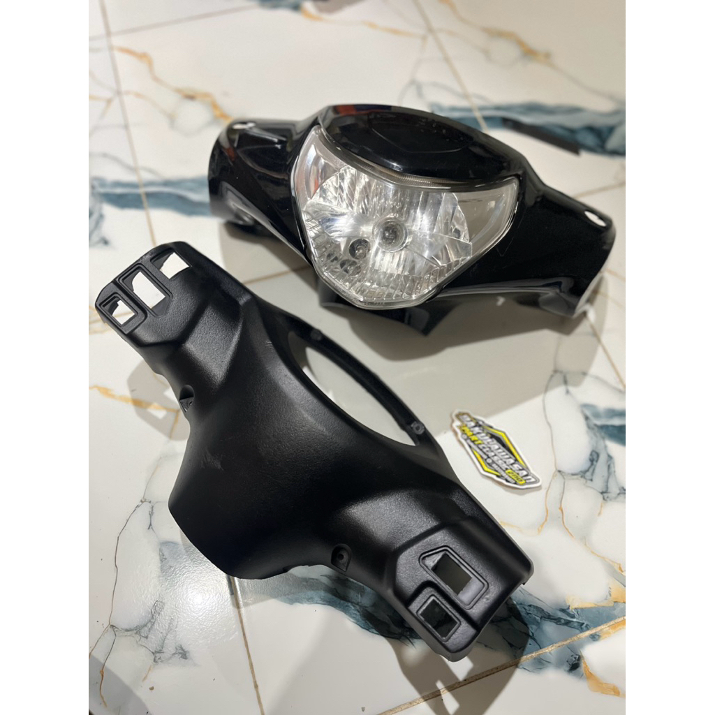batok lampu depan satu set Suzuki spin 125 warna hitam new original sgp