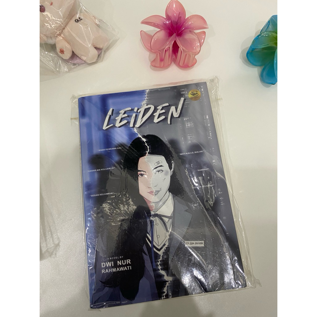 (JNE) PRELOVED NOVEL LEIDEN