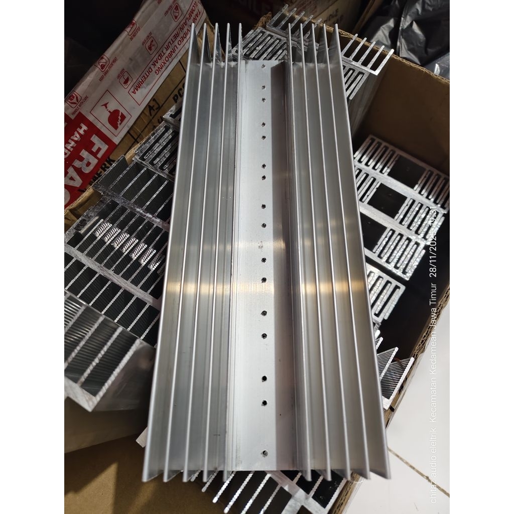 heatsink pendingin 5 sirip tebal 6mm  lebar 11 cm panjang 30cm 6 mm