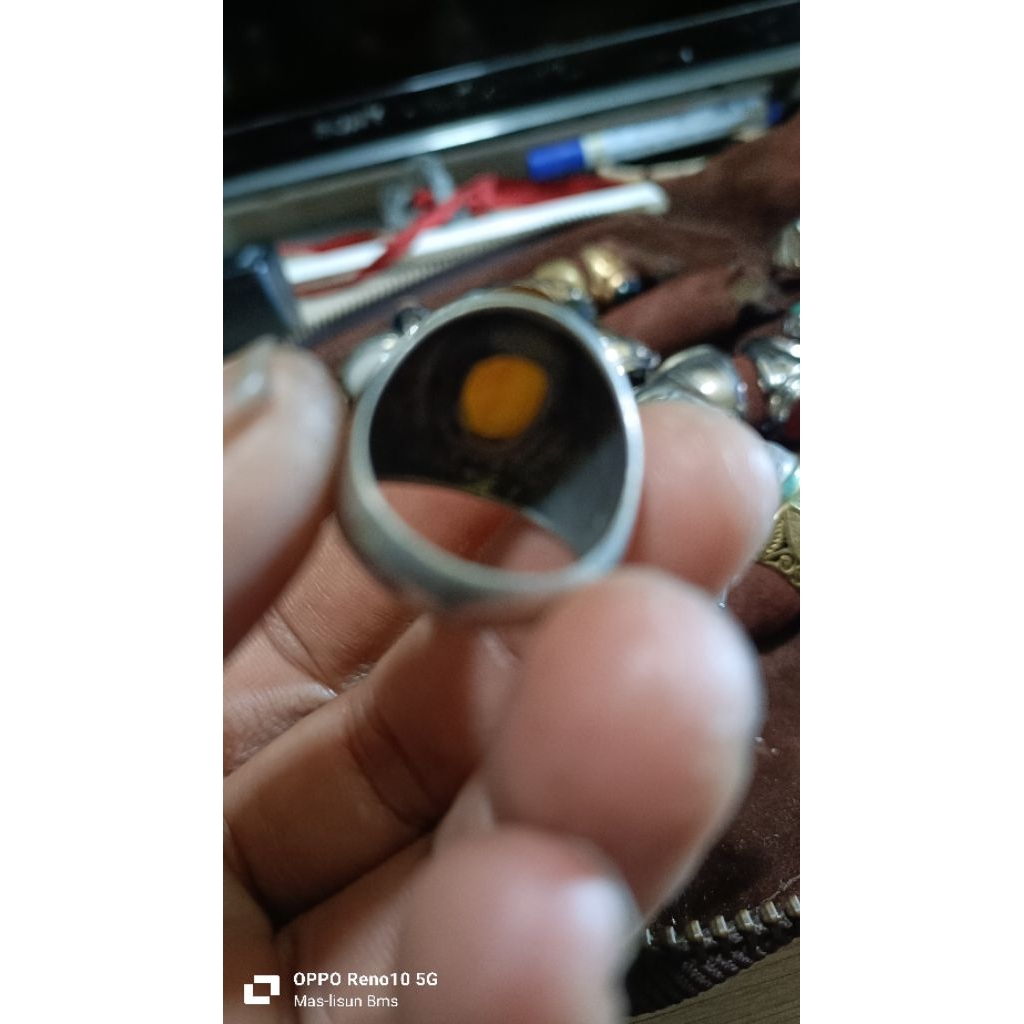 Batu akik lawas anggur kecoak (solar)