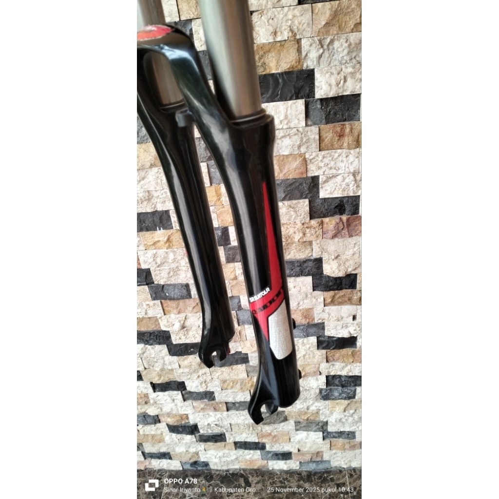 Fork Suntour Raidon lepasan Cozmic