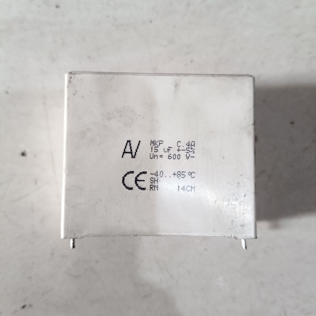 KAPASITOR ( 15UF 600V +400V )