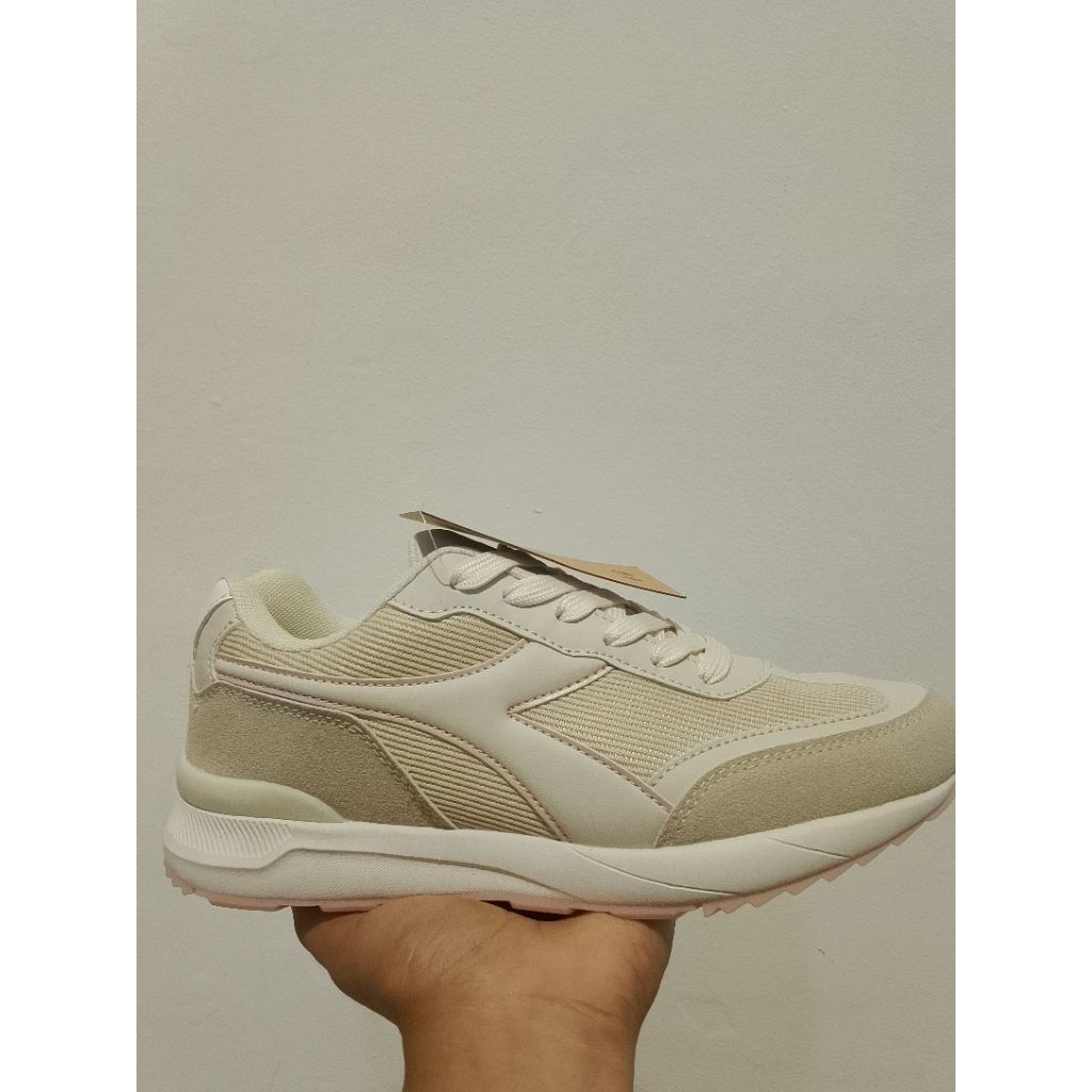 SEPATU DIADORA NAVIS BEIGE CASUAL WOMEN