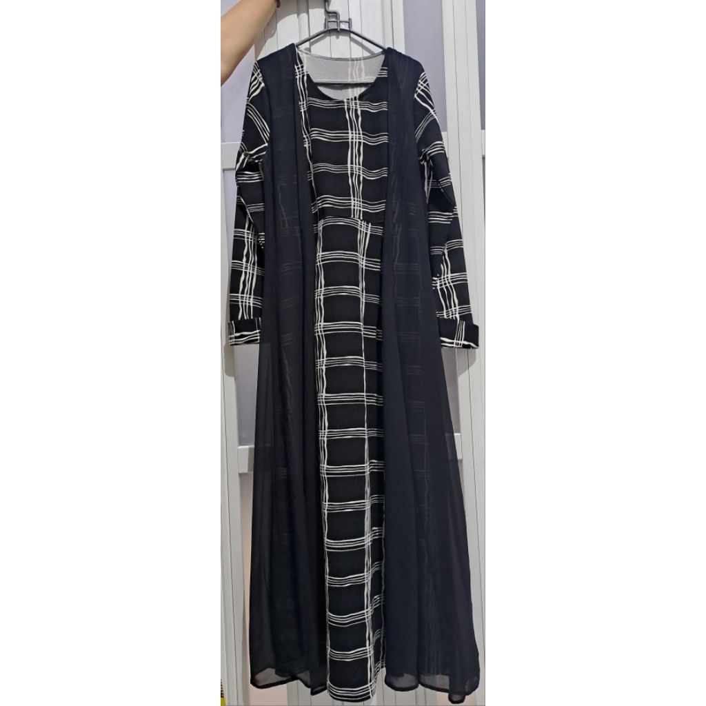 preloved dress gamis wanita muslimah kotak hitam putih