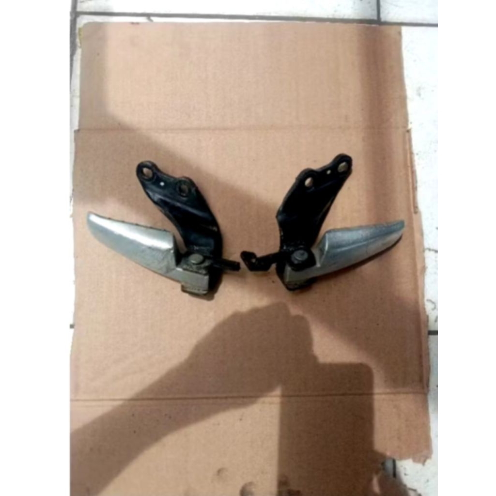 step injekan kaki belakang Yamaha motor Mio m3 Mio z 125 original cabutan