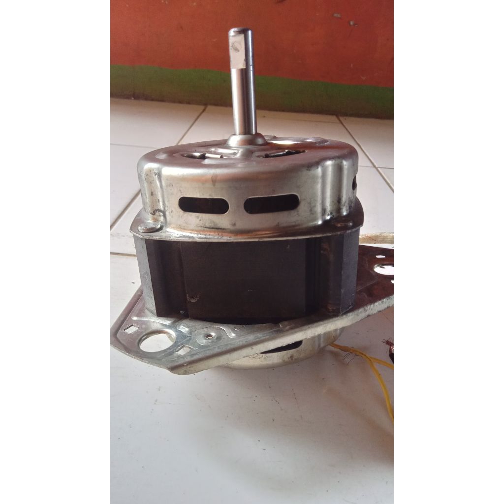 dinamo  mesin cuci aqua(barang bekas)as 12mm