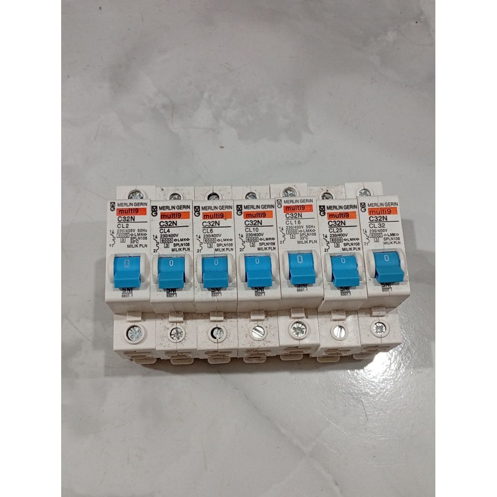 MCB MERLIN GERIN ASLI 2A 4A 6A 10A 16A 25A 32A MCB MERLIN GERIN MULTI 9