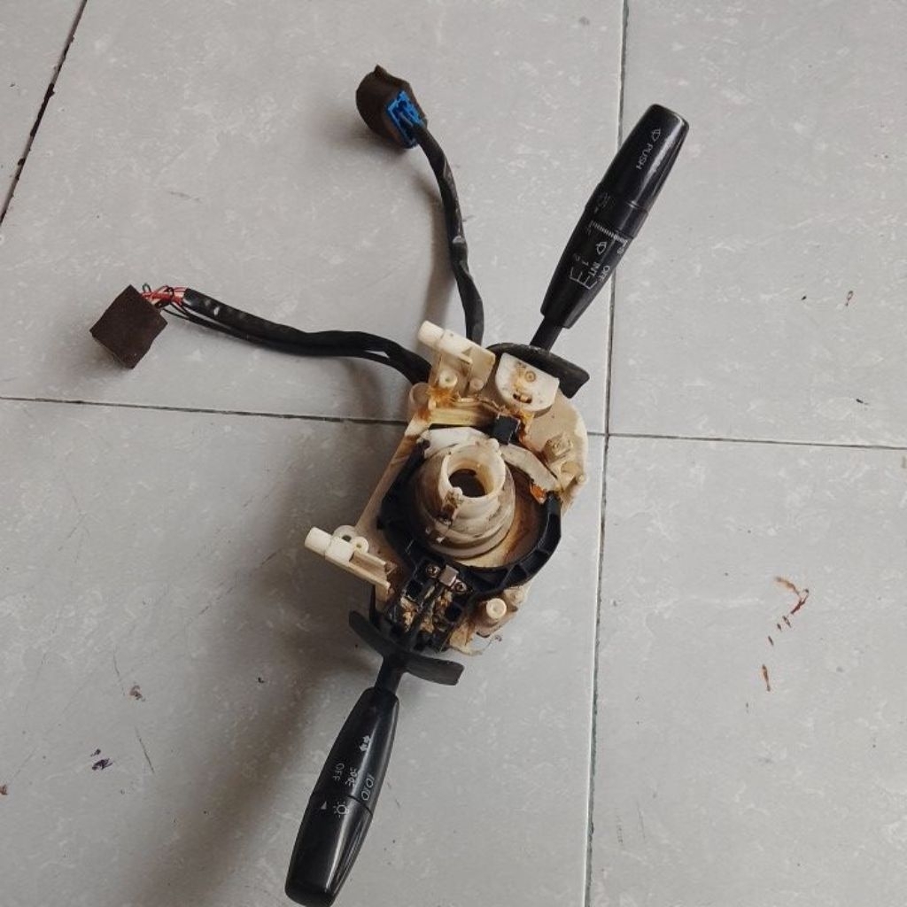 saklar kombinasi KIA Carens 1 matic