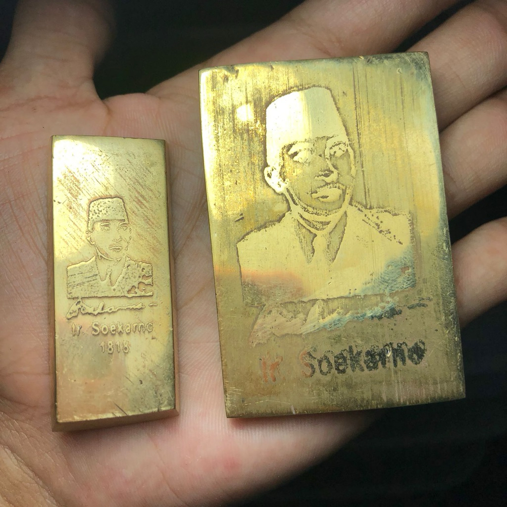 Koin Blok Kuningan Soekarno 2pcs