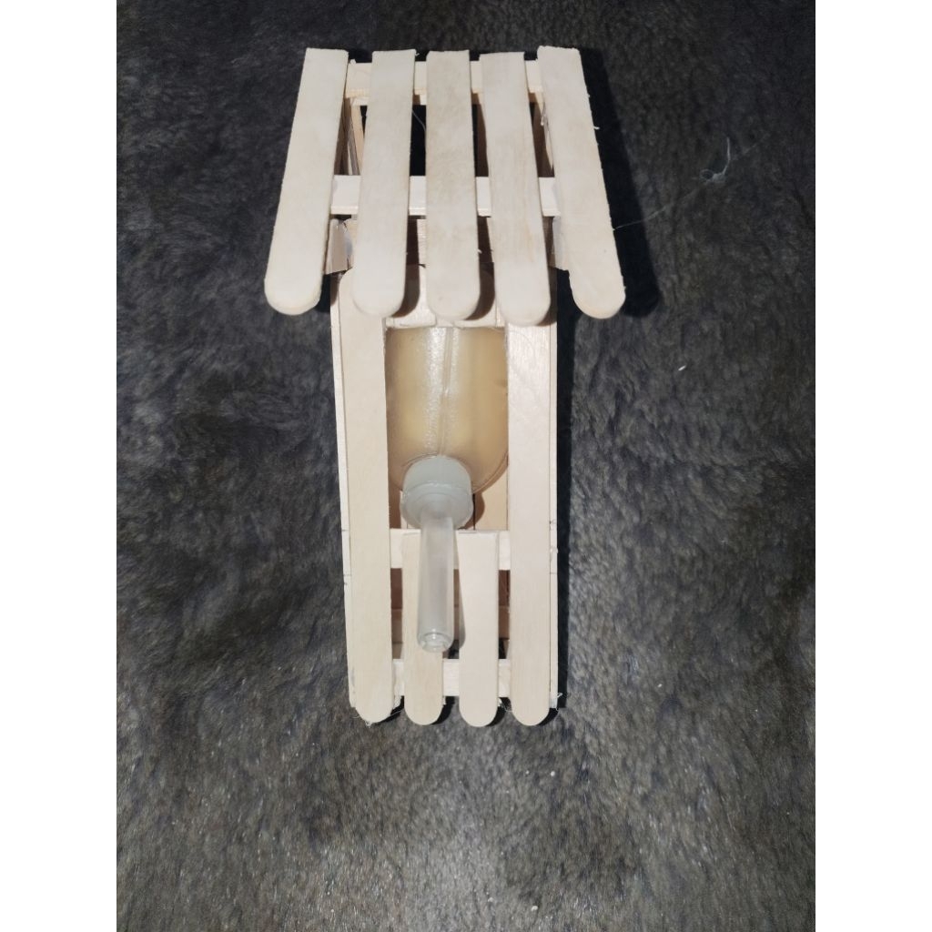 Tempat Botol Minum Hamster Stik Kayu