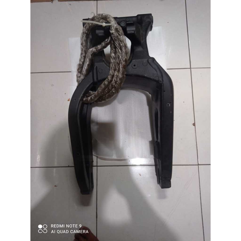 SWING ARM HONDA CBR 600CC ORIGINAL AHM
