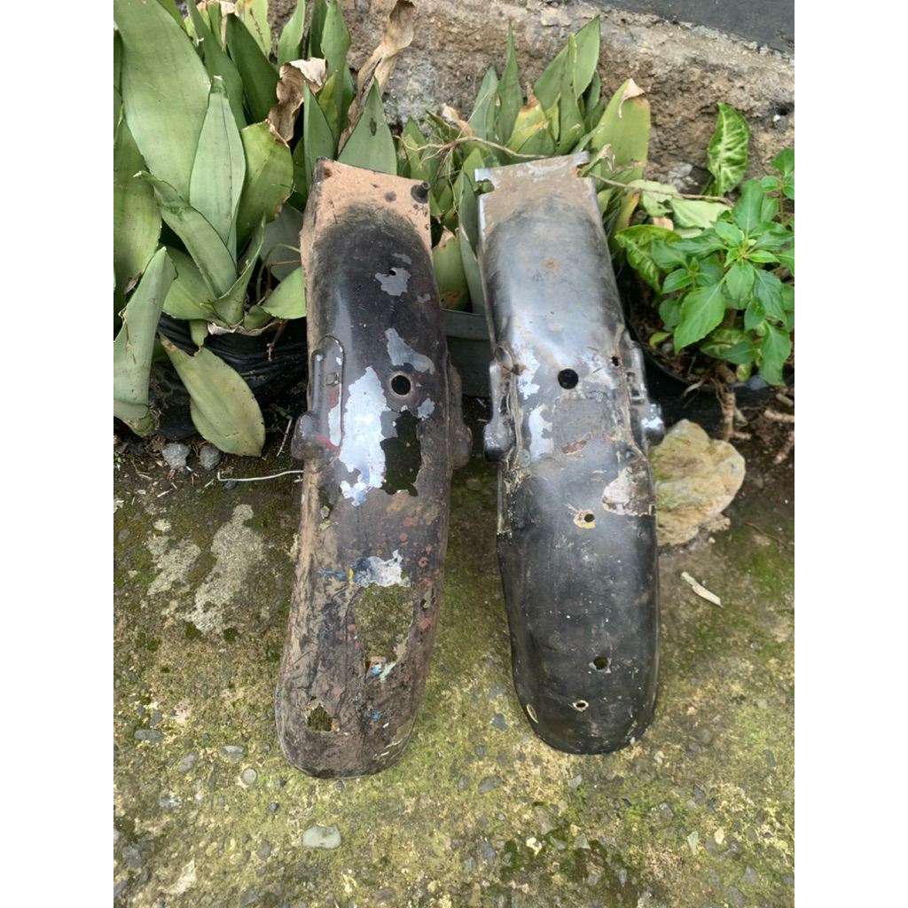 spakbor belakang gl100 original bahan