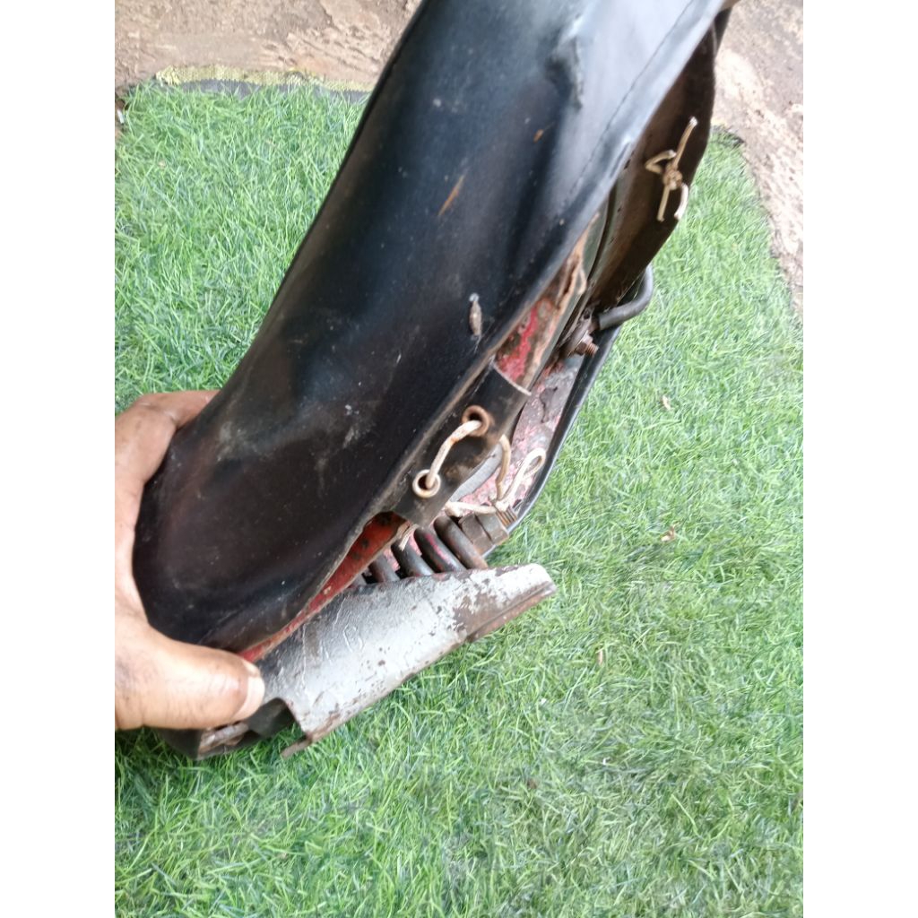 jok depan vespa super mg