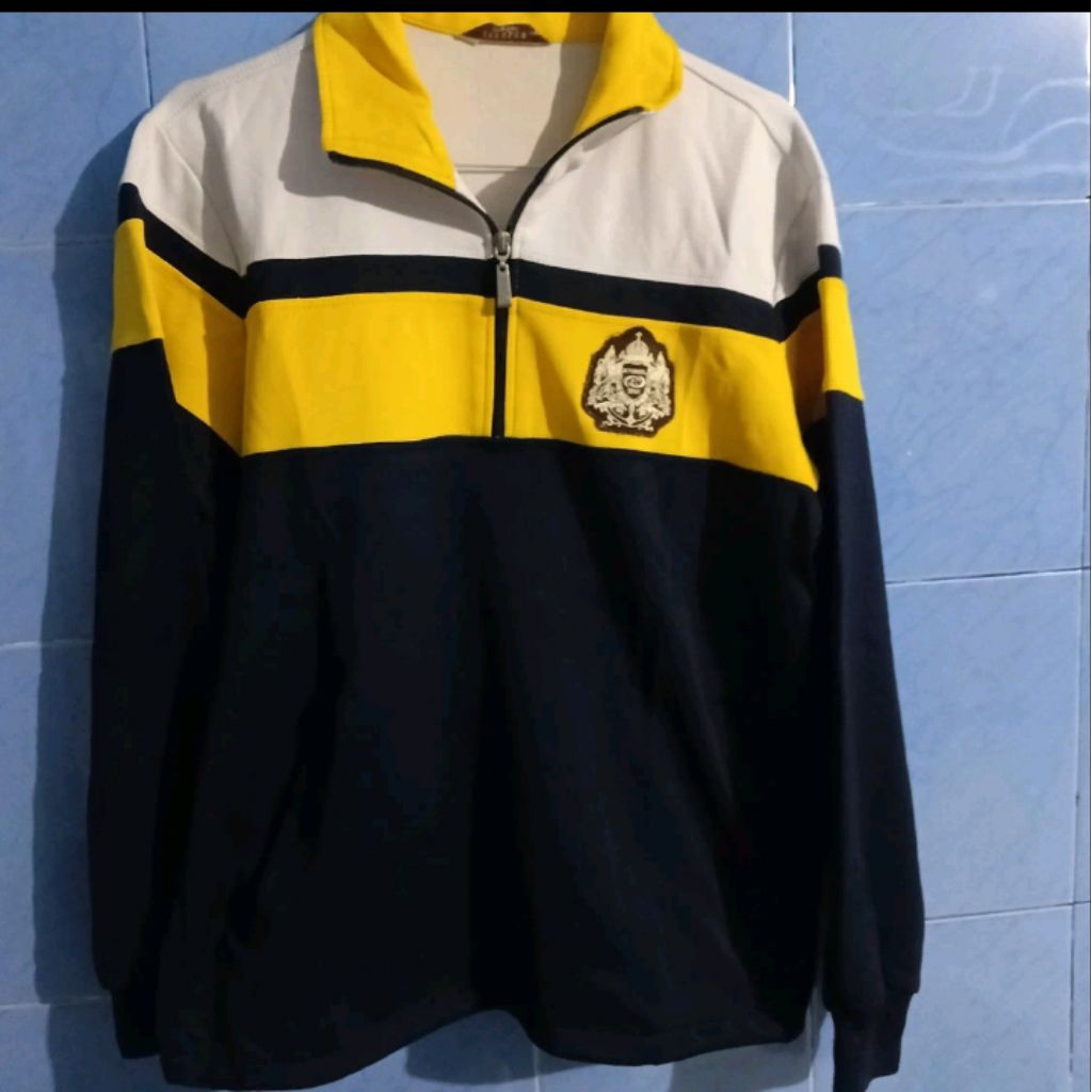 Ivy club tracktop olahraga