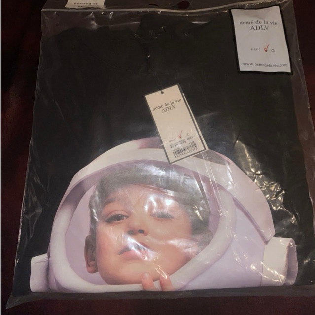 (BNWT) ADLV BABY FACE HOODIE BLACK ASTRONAUT