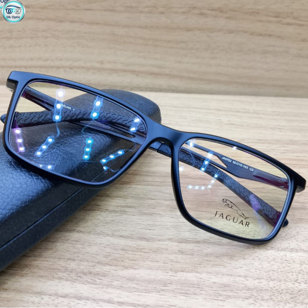 FRAME KACAMATA MODEL TERBARU BAHAN TITANIUM KOKOH DAN SPORT