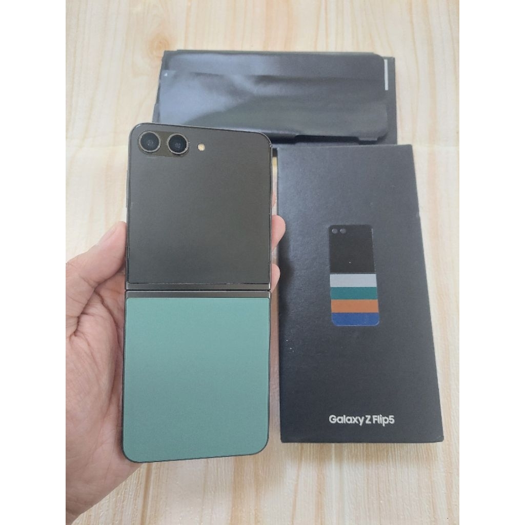 Samsung Z Flip 5 512 Gb Second Resmi Mulus