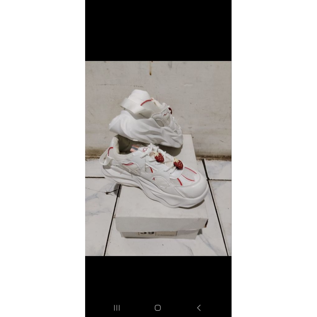 Sepatu Fashion Wanita - CUCI GUDANG